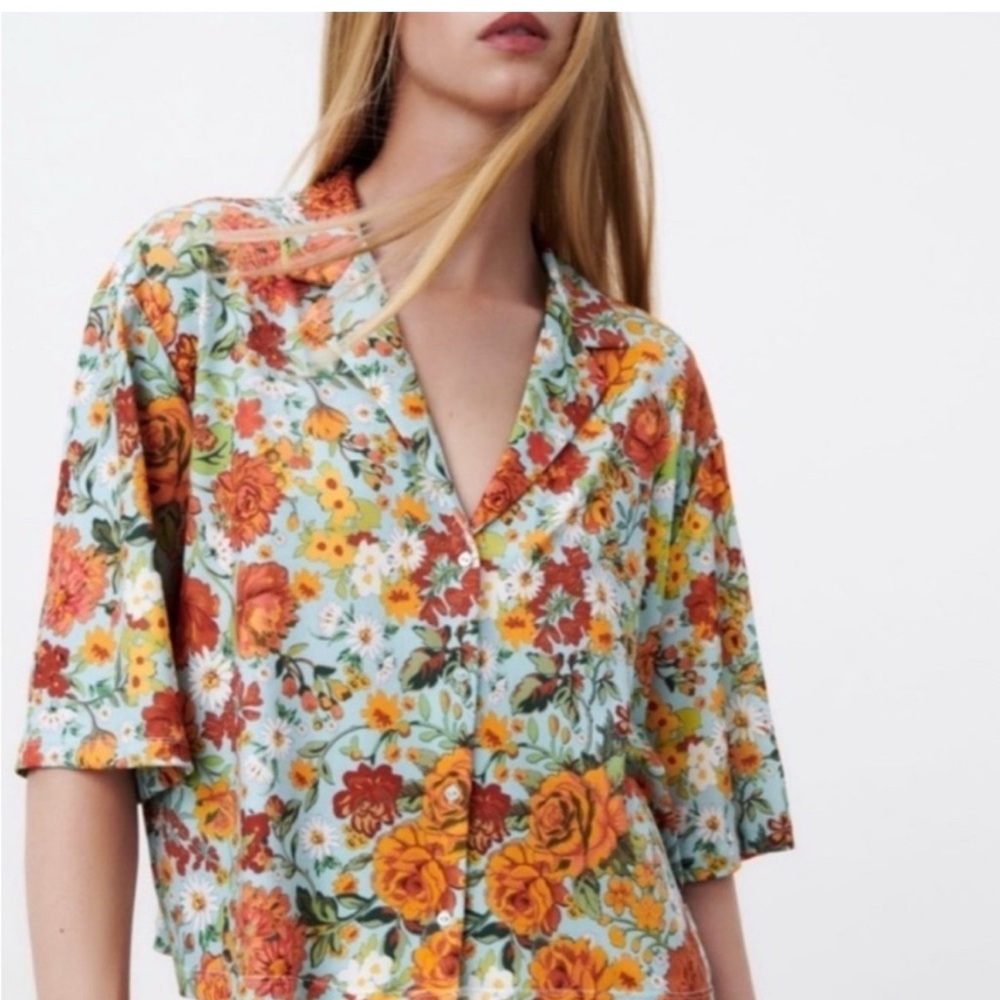 Zara Top Womens medium Multicolor Floral Button Close Retro Blogger Flowy EUC